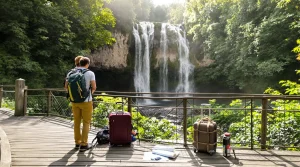 Émerveillez-vous devant la cascade du hérisson et ses secrets naturels